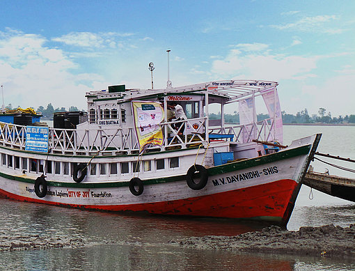 Kleines Boot beim FSj Indien