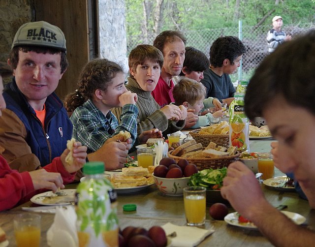 Gemeinsam Essen im FSJ Sozialtherapie im Camphill