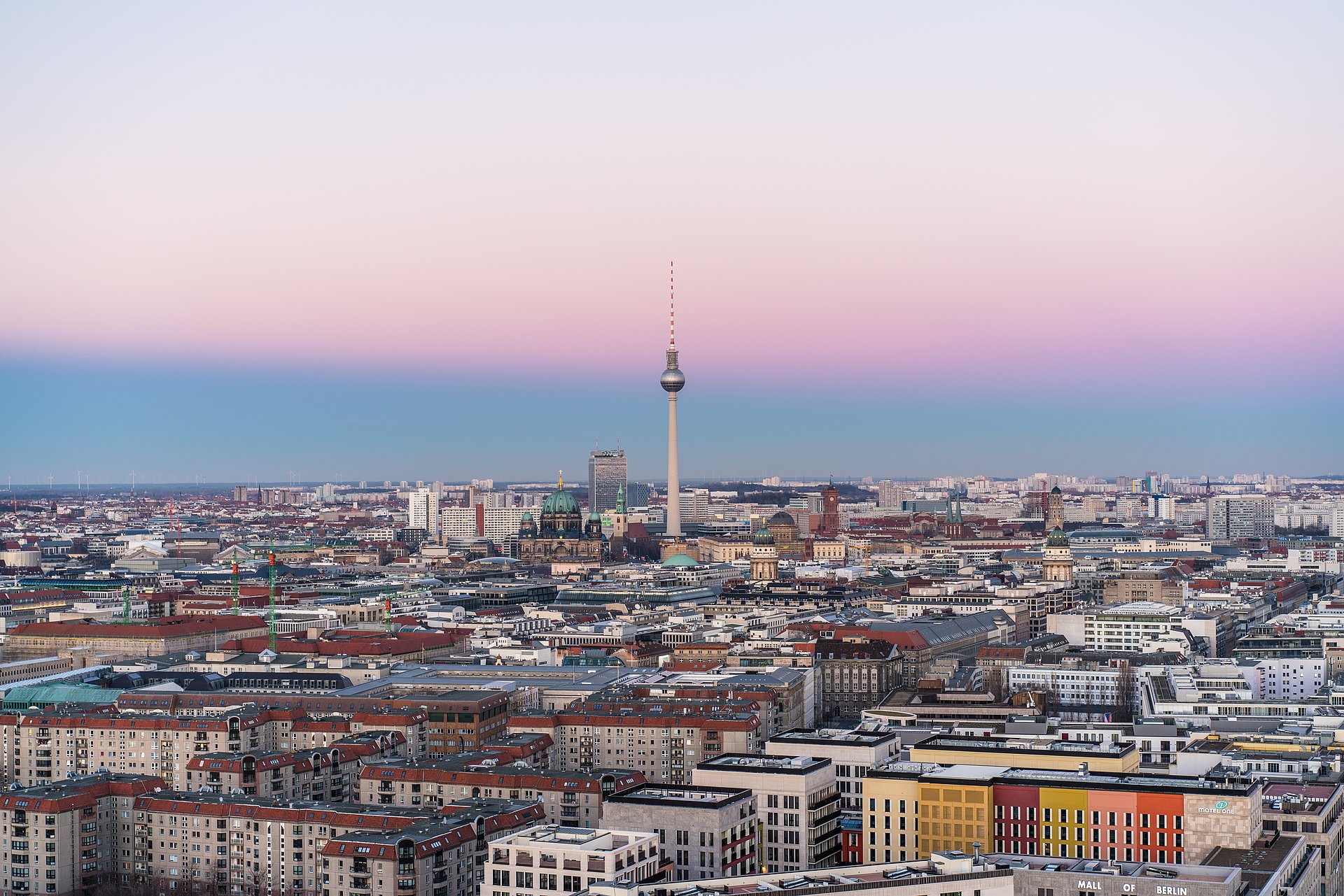 Fernsehturm und Sonnenuntergang beim FSJ in Berlin