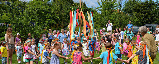 Maibaum und Tanzen beim FSJ in Osnabrück
