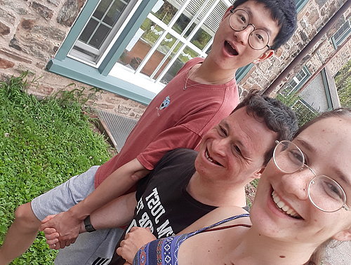 Selfie von Freiwilliger und Betreuten beim FSJ Kasachstan
