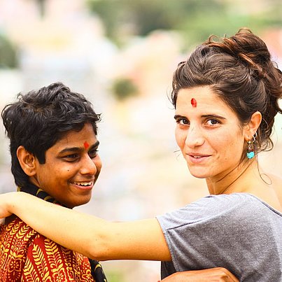 Freiwillige und Junge beim FSJ Indien