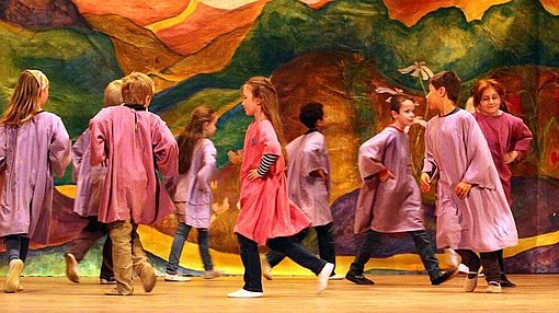 Kinder machen Eurythmie beim FSJ in Witten