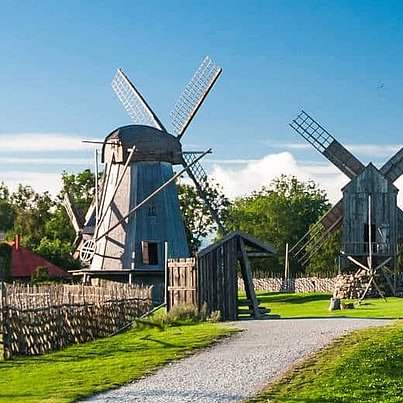Windmühlen am Land im FSJ Estland