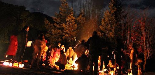 Laternen und Lagerfeuer beim FSJ in Argentinien