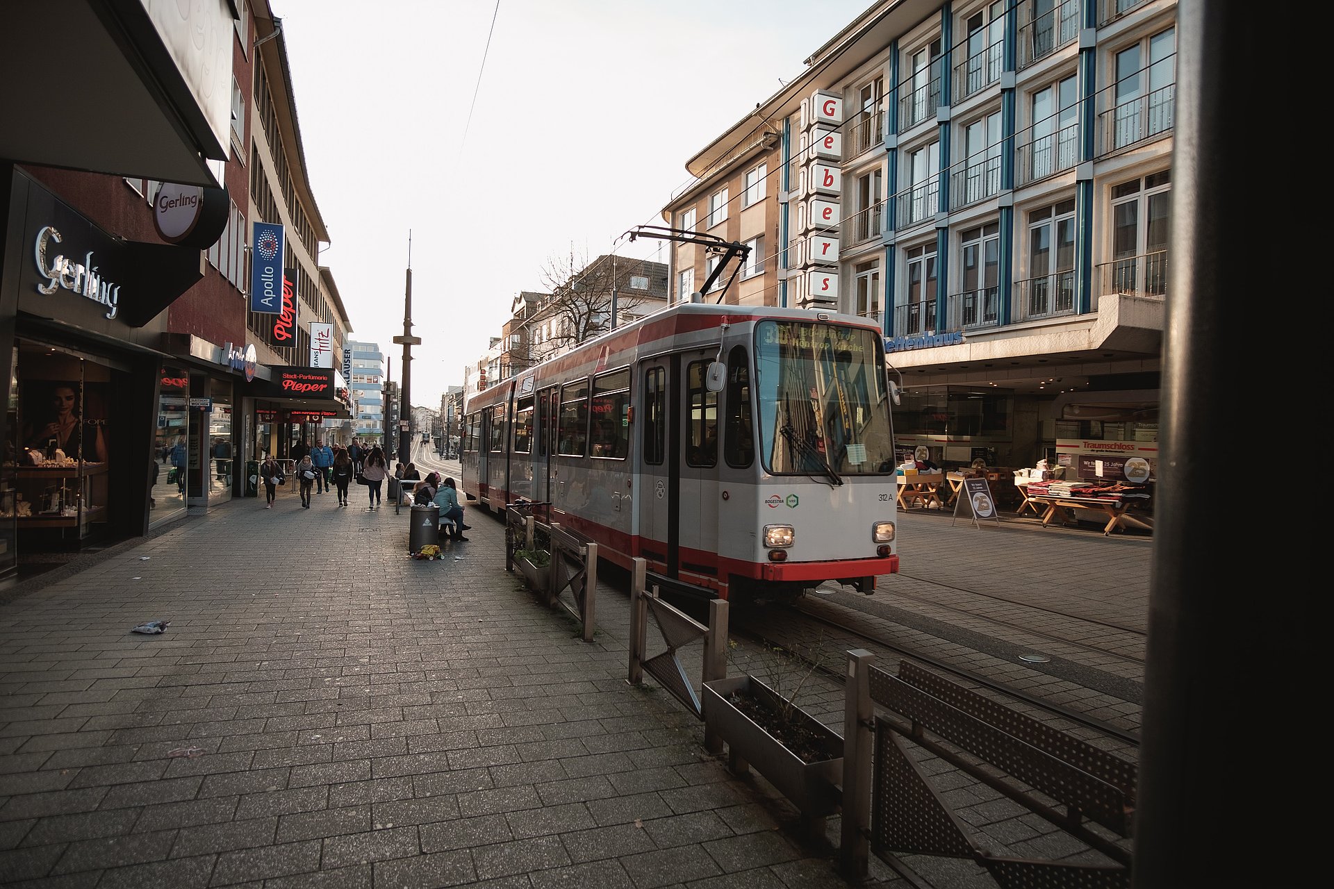 Bahn in Innenstadt beim FSJ in Witten