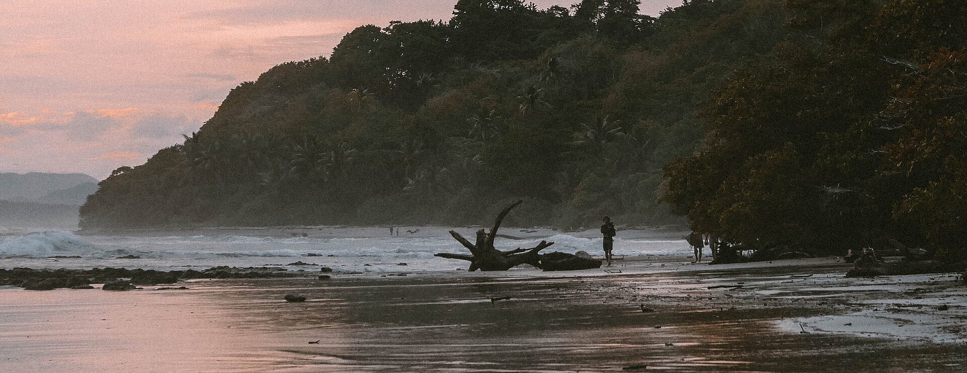 Sonnenuntergang am Meer beim FSJ in Costa Rica