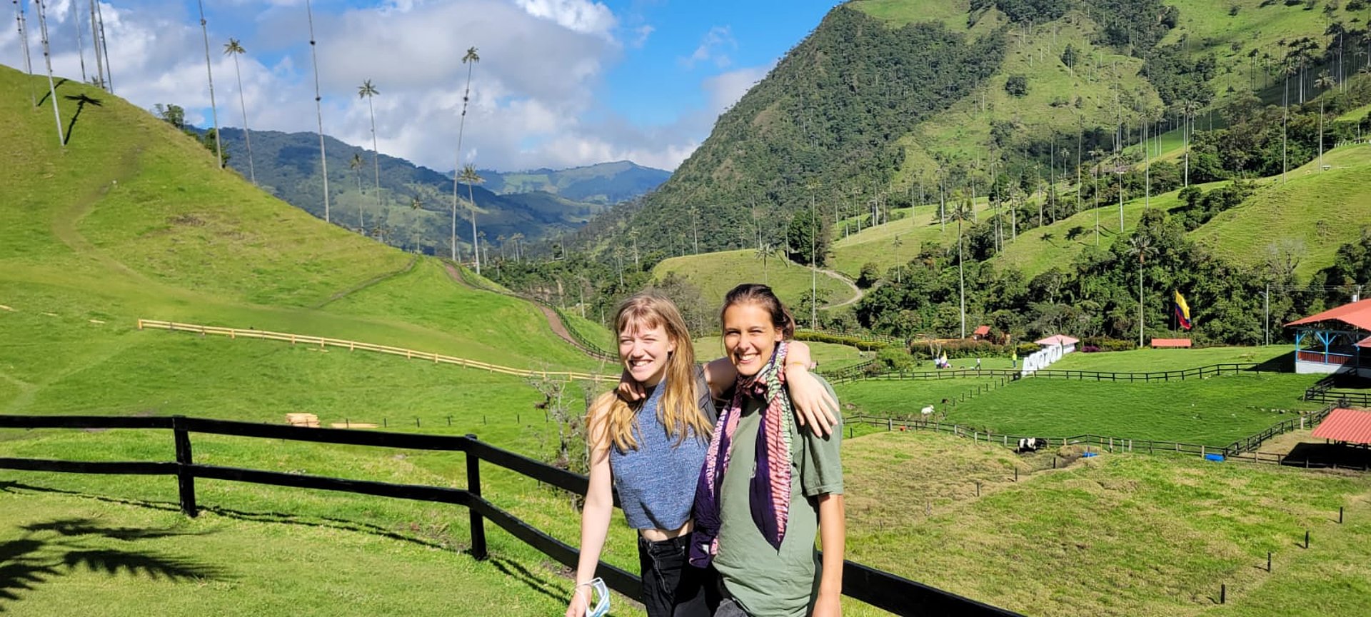 Zwei Freundinnen bei ihrem FSJ in Costa Rica