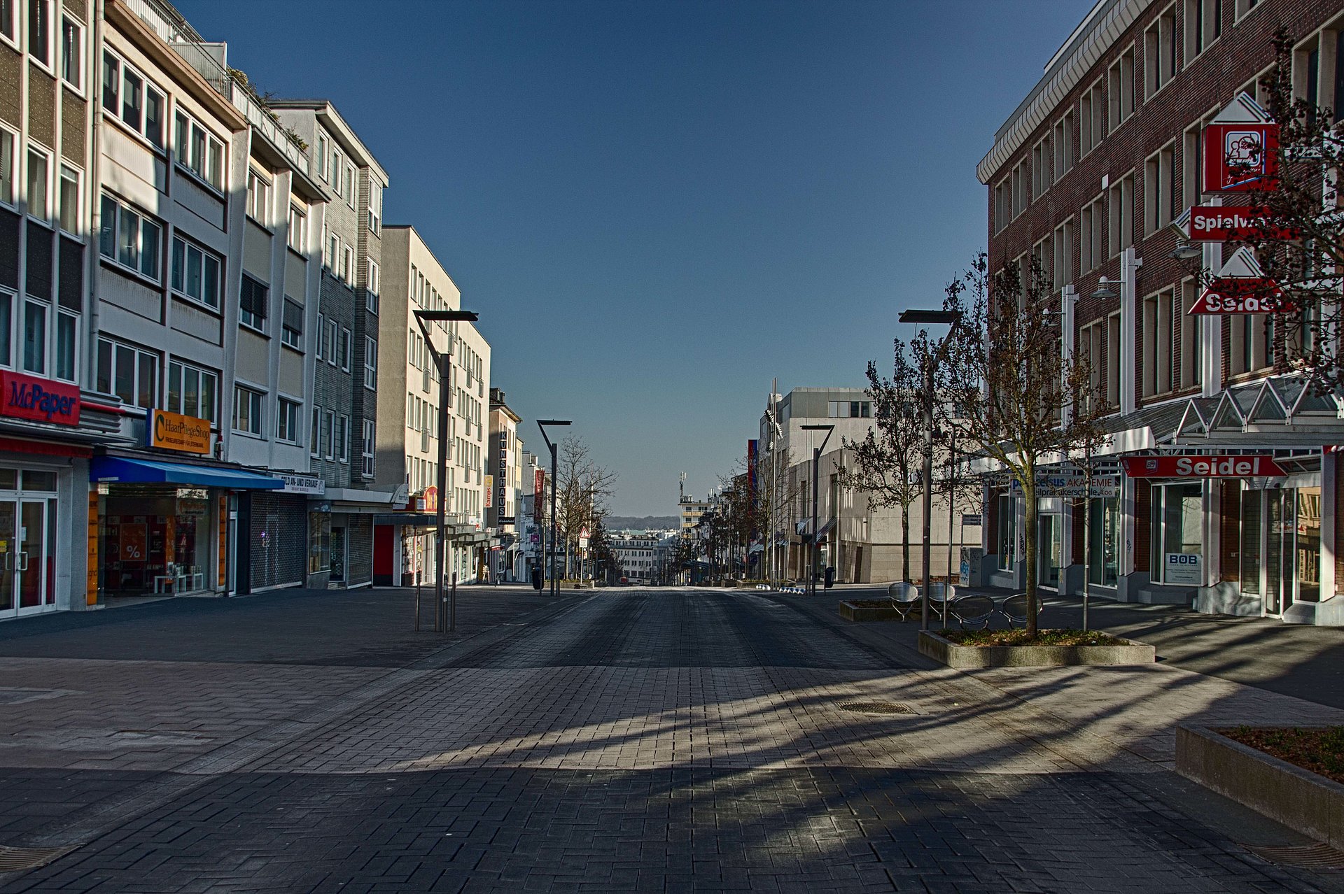 Einkaufspassage beim FSJ in Mönchengladbach