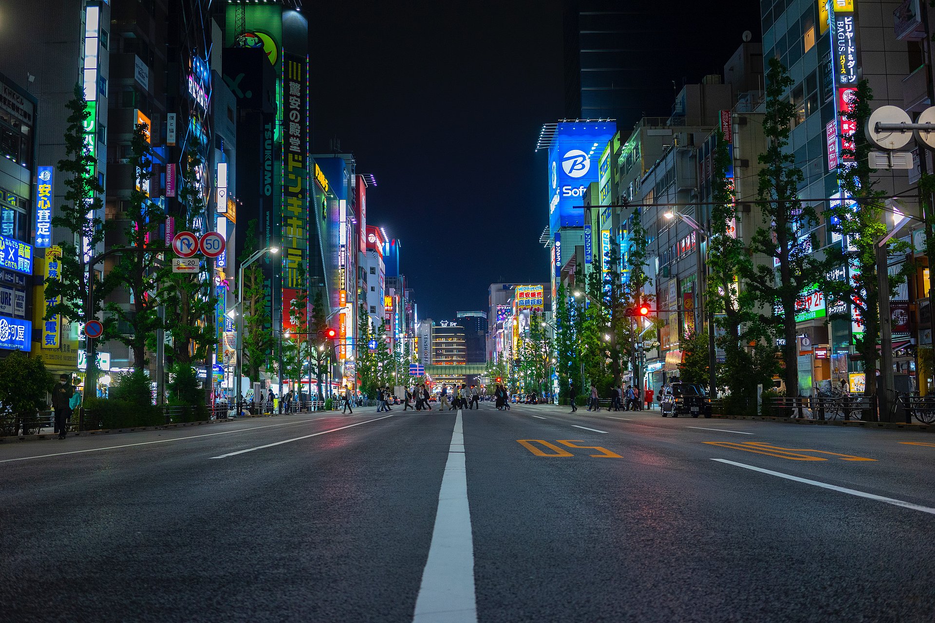 Straße in Asien bei Nacht 