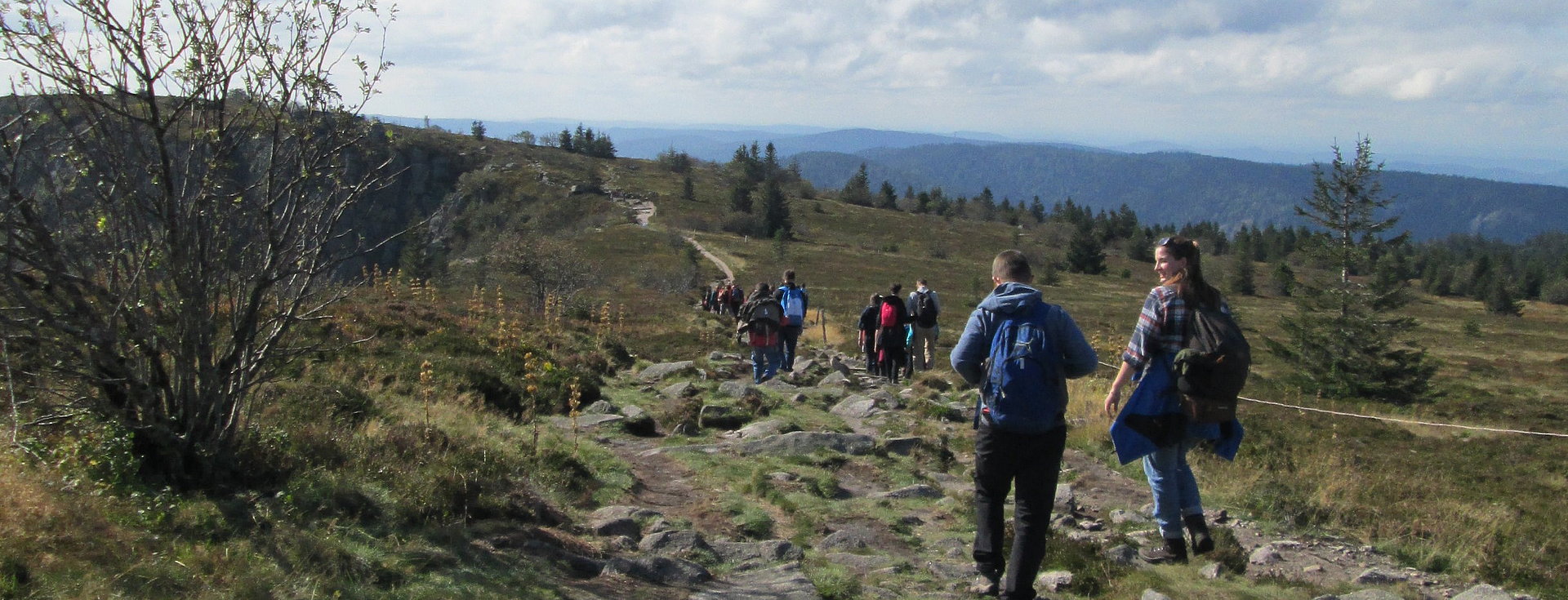Freiwillige machen eine Wanderung beim FSJ in Bayern