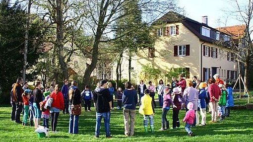 Menschenkreis beim FSJ in Baden-Württemberg