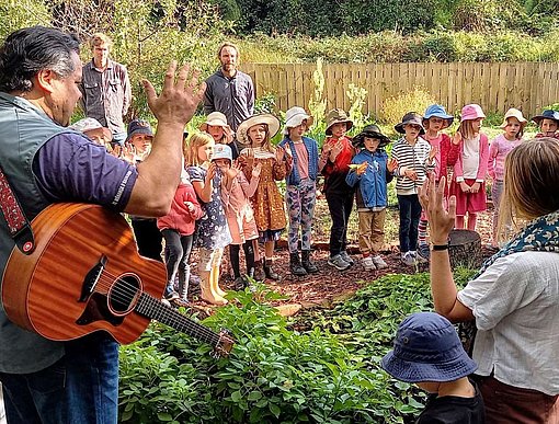 Gemeinsames Singen beim FSJ Neuseeland.