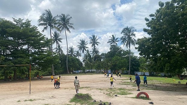 Ballspielplatz in Hekima Tansania