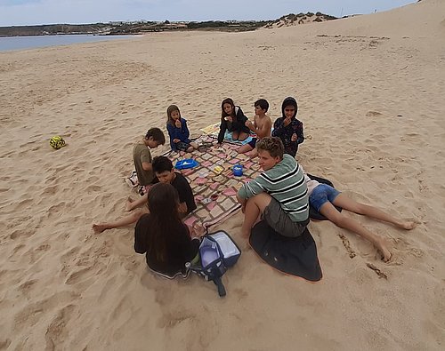 Kinder am Strand beim FSJ in Portugal 
