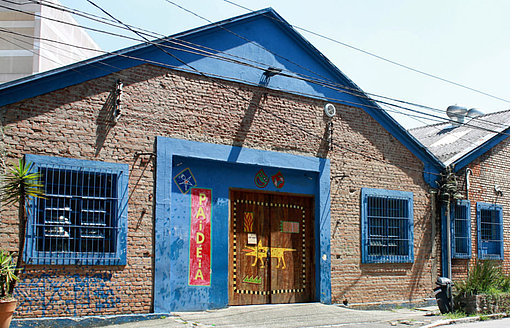 Blaue Häuser beim FSJ in Brasilien