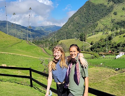 Zwei Freundinnen bei ihrem FSJ in Costa Rica