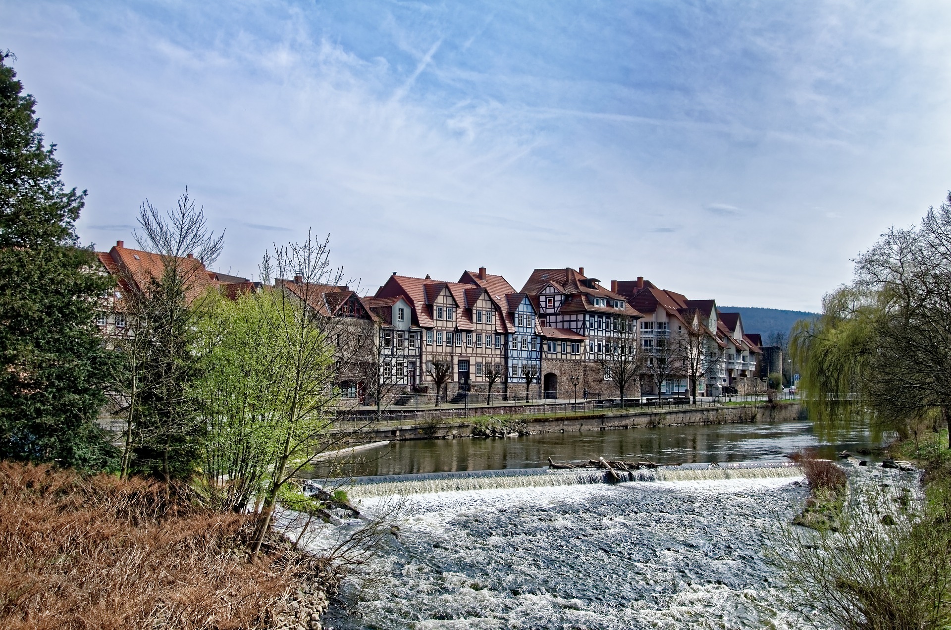 Fachwerkhäuser und Fluss beim FSJ in Fulda