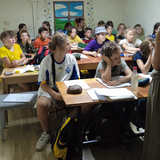 Eine Klasse mit Schülern