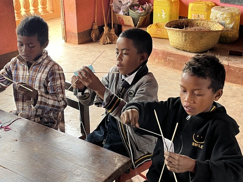Kinder beim gemeinsamen Musizieren